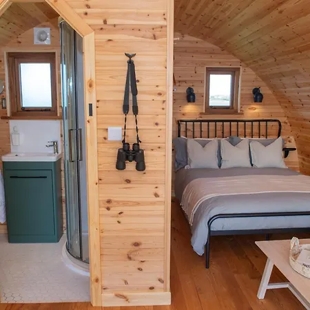Scandi Glamping Pod - Presence