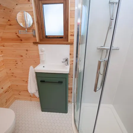 Scandi Glamping Pod - Presence